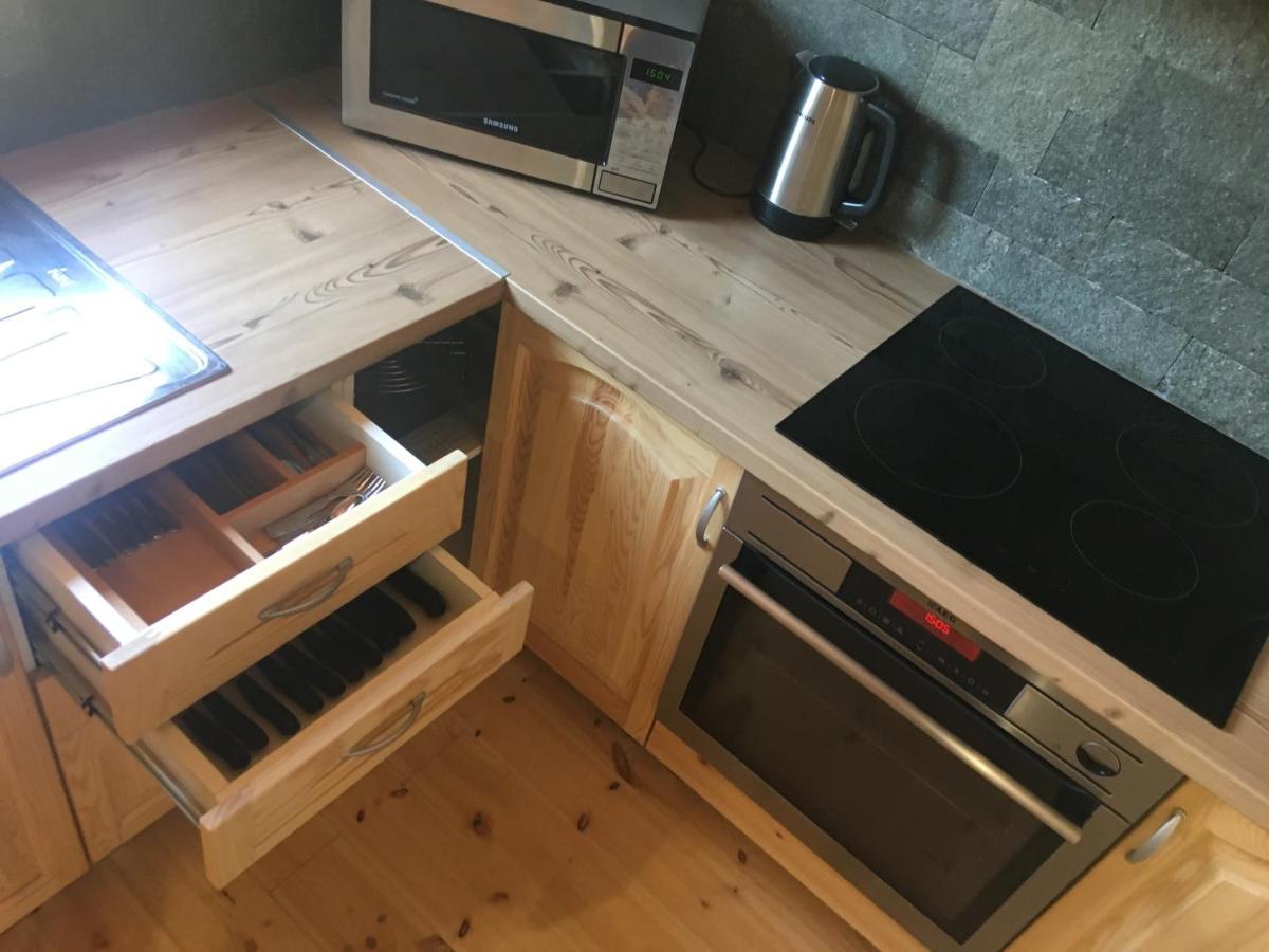 Wooden Apartman Premium Jacuzzival อัลโชเอิร์ช ภายนอก รูปภาพ